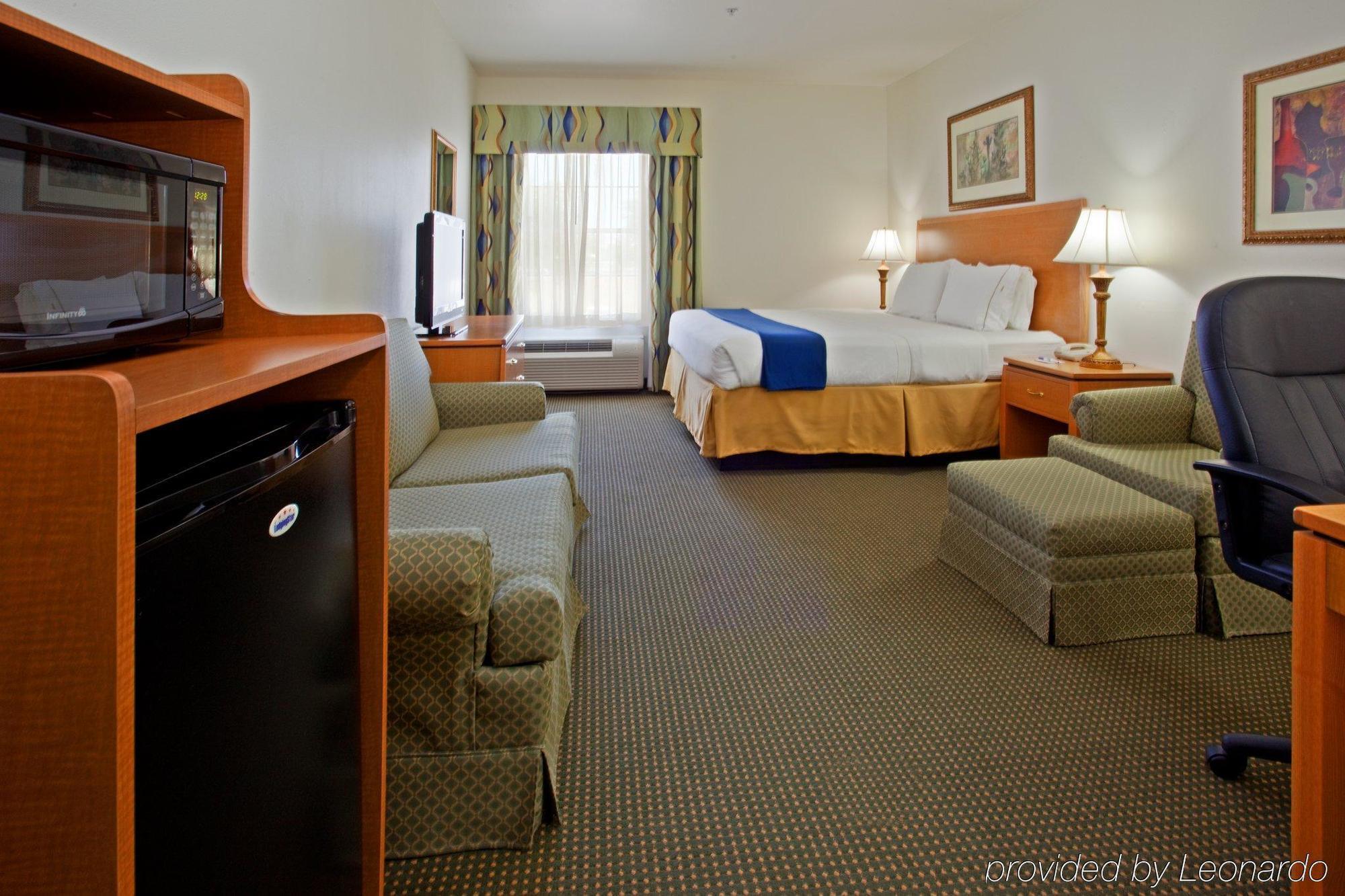 Holiday Inn Express Hotel & Suites Columbus By Ihg Zimmer foto