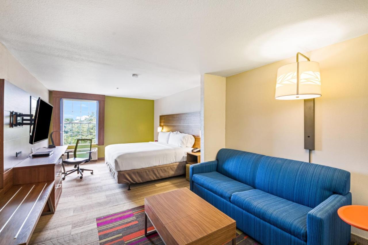Holiday Inn Express Hotel & Suites Columbus By Ihg Exterior foto